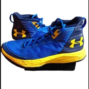 Boy's Youth 7 Under Armour Athletic High Top Basketball Shoes/Sneakers